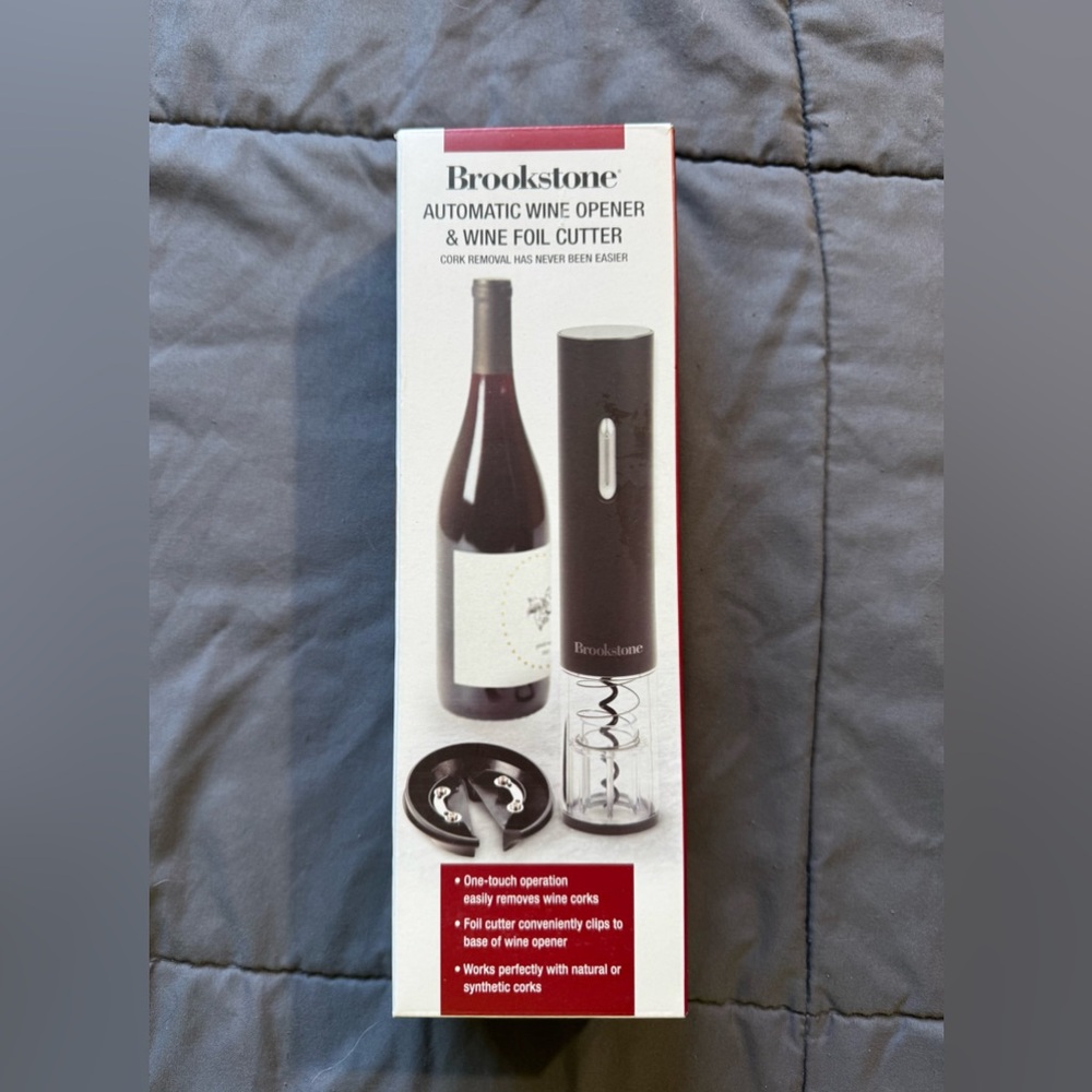 Brookstone Automatic Wine Opener & Wine Foil Cutter New Boxed